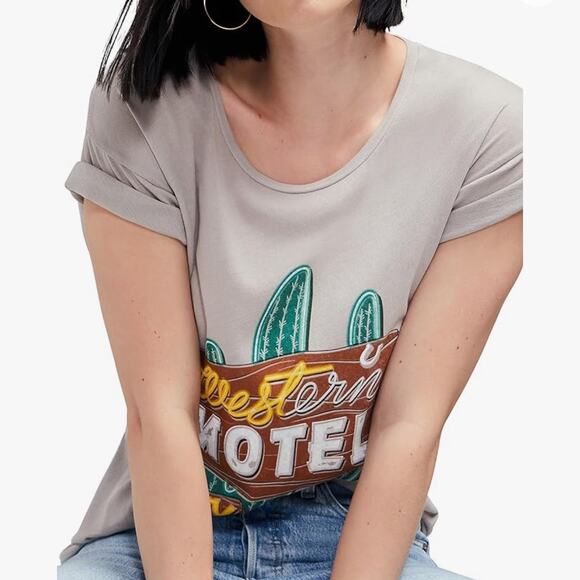 Wildfox USA Rosé Manchester Short Sleeve T-Shirt Sz S NWOT - Picture 5 of 13